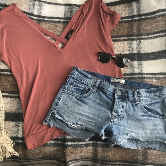 Forever 21 Tops - Bundle for a lower price! Forever 21 top😍🤩